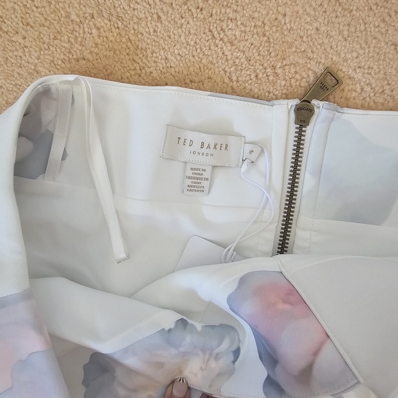 TED BAKER Lovez Short Bardot Sleeve Bodycon Pleated Floral White Dress - Picture 5 of 7